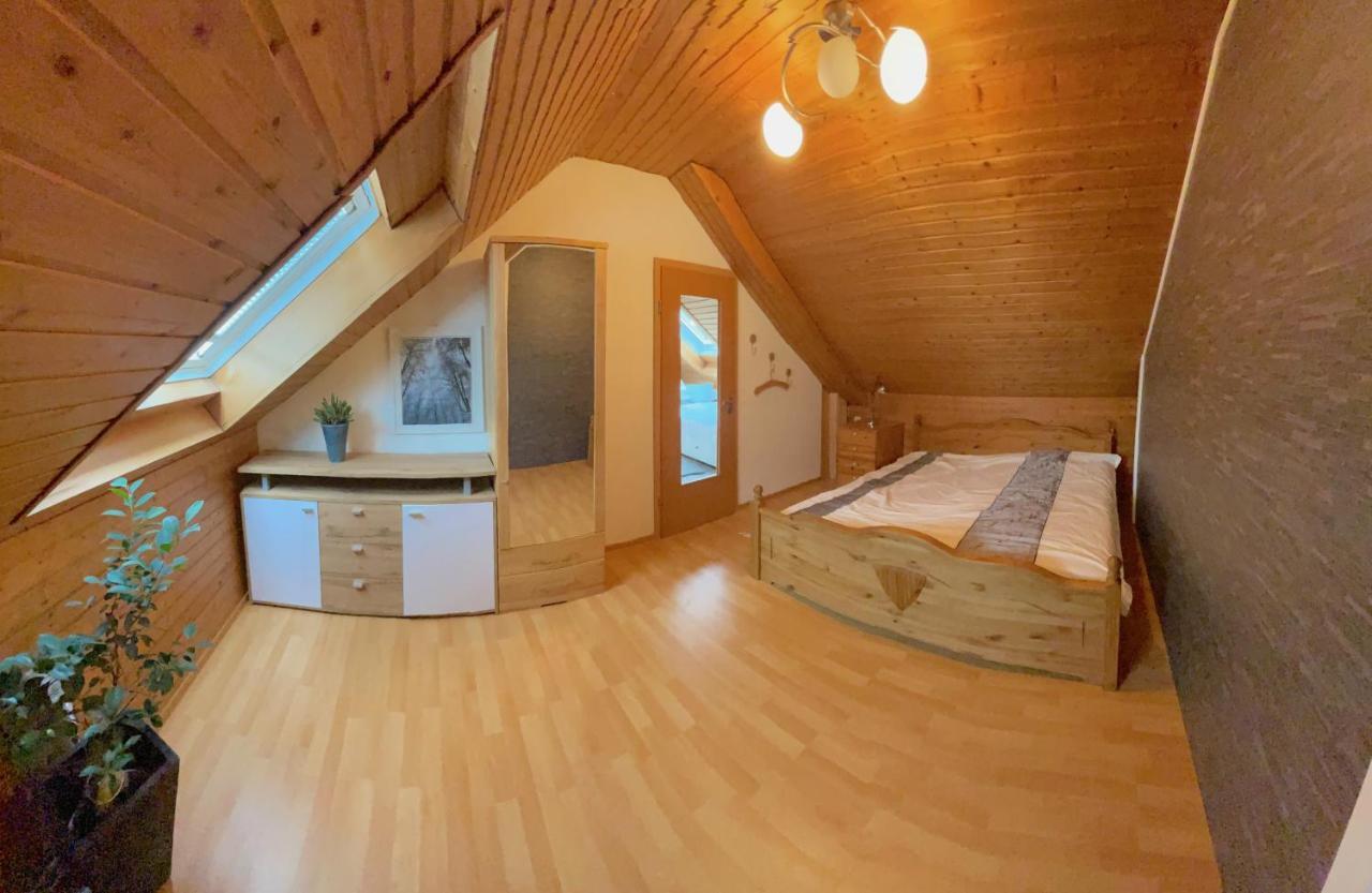 Geraeumiges Maisonette Apartment Todtmoos Bagian luar foto